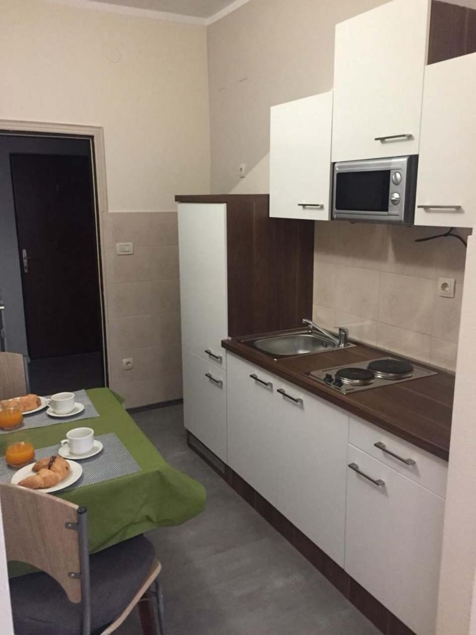 אומיס Apartments Niko מראה חיצוני תמונה