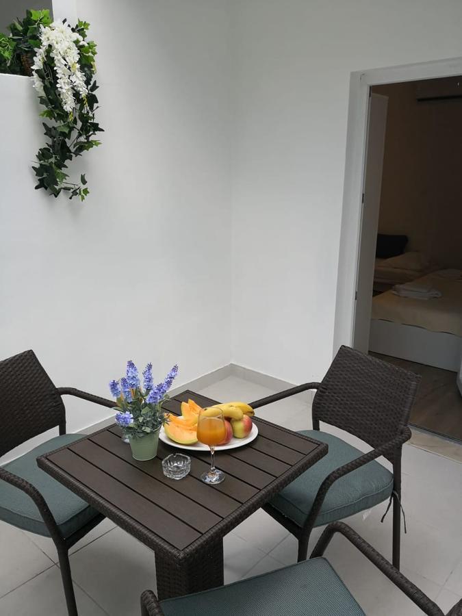אומיס Apartments Niko מראה חיצוני תמונה
