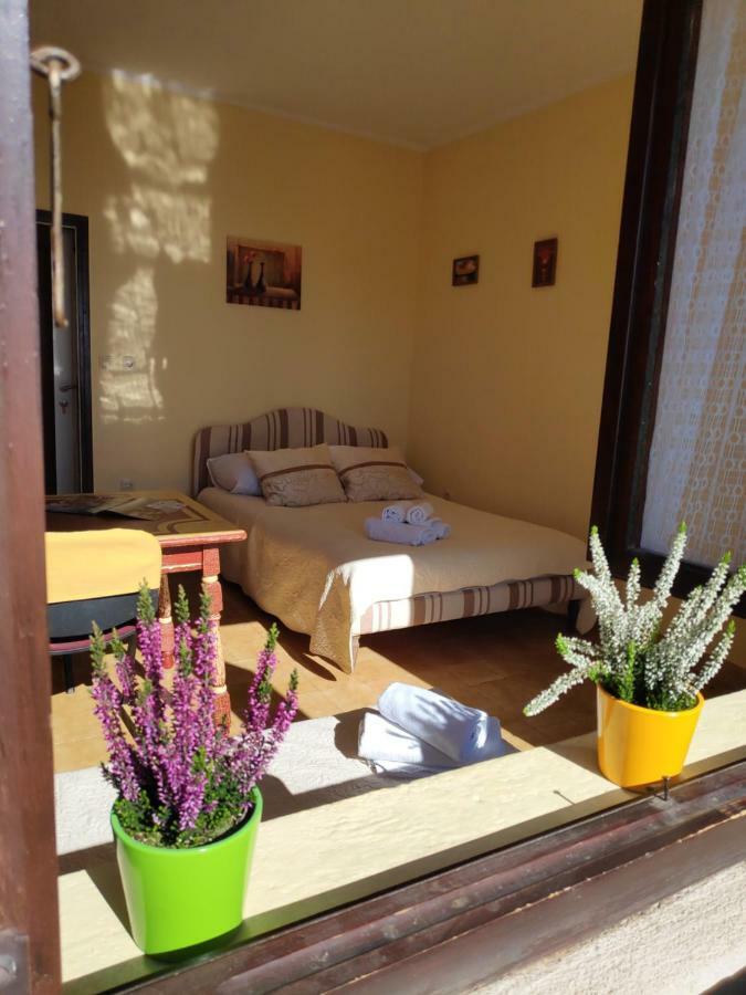 אומיס Apartments Niko מראה חיצוני תמונה