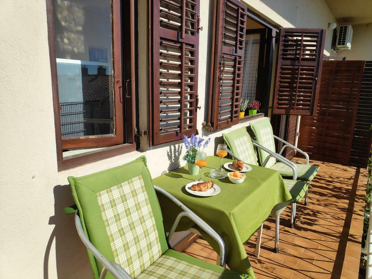 אומיס Apartments Niko מראה חיצוני תמונה