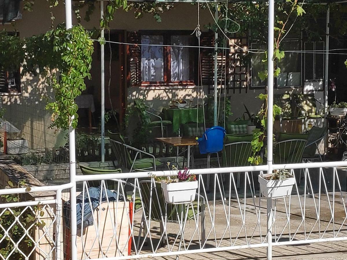 אומיס Apartments Niko מראה חיצוני תמונה