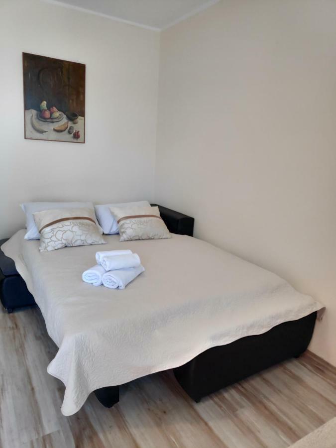 אומיס Apartments Niko מראה חיצוני תמונה